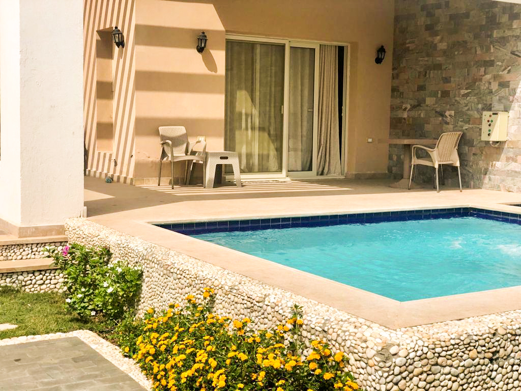 (102-103)”Experience Ultimate Elegance: 8-Bedroom Luxury Villa